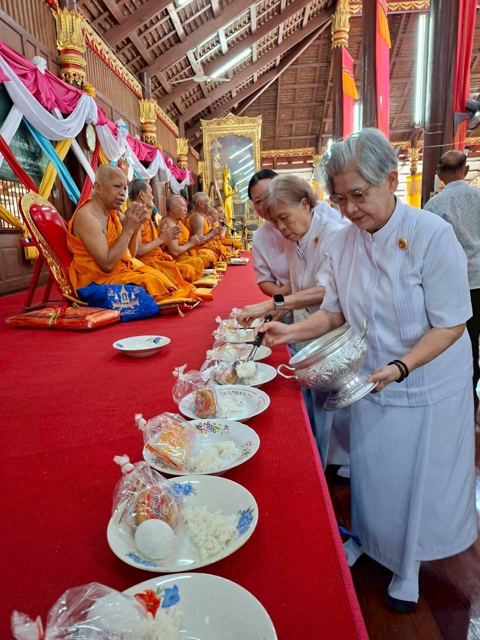 ภาพร่วมพิธีกรรมวัดโพธิ์เจริญ