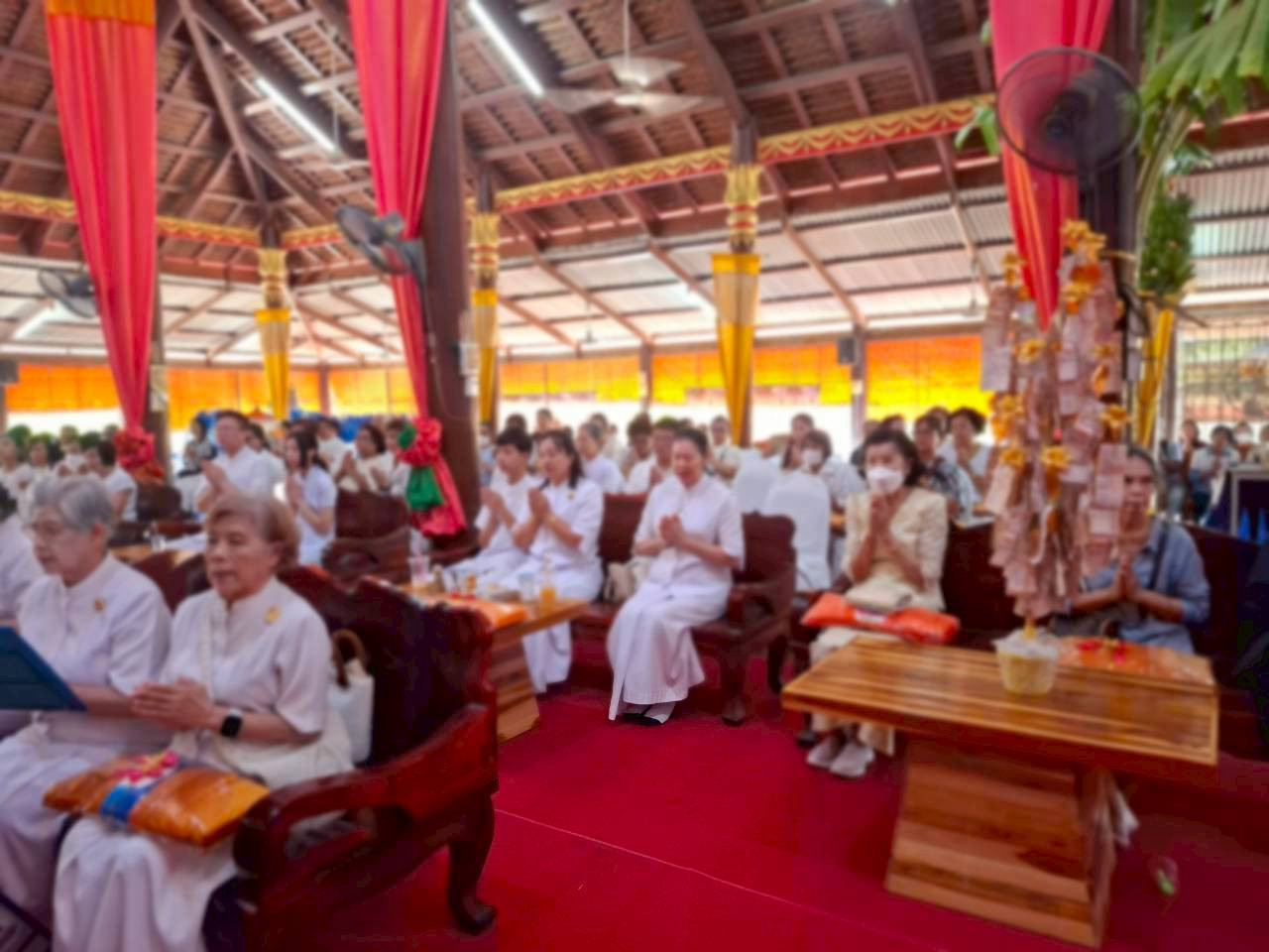 ภาพร่วมพิธีกรรมวัดโพธิ์เจริญ