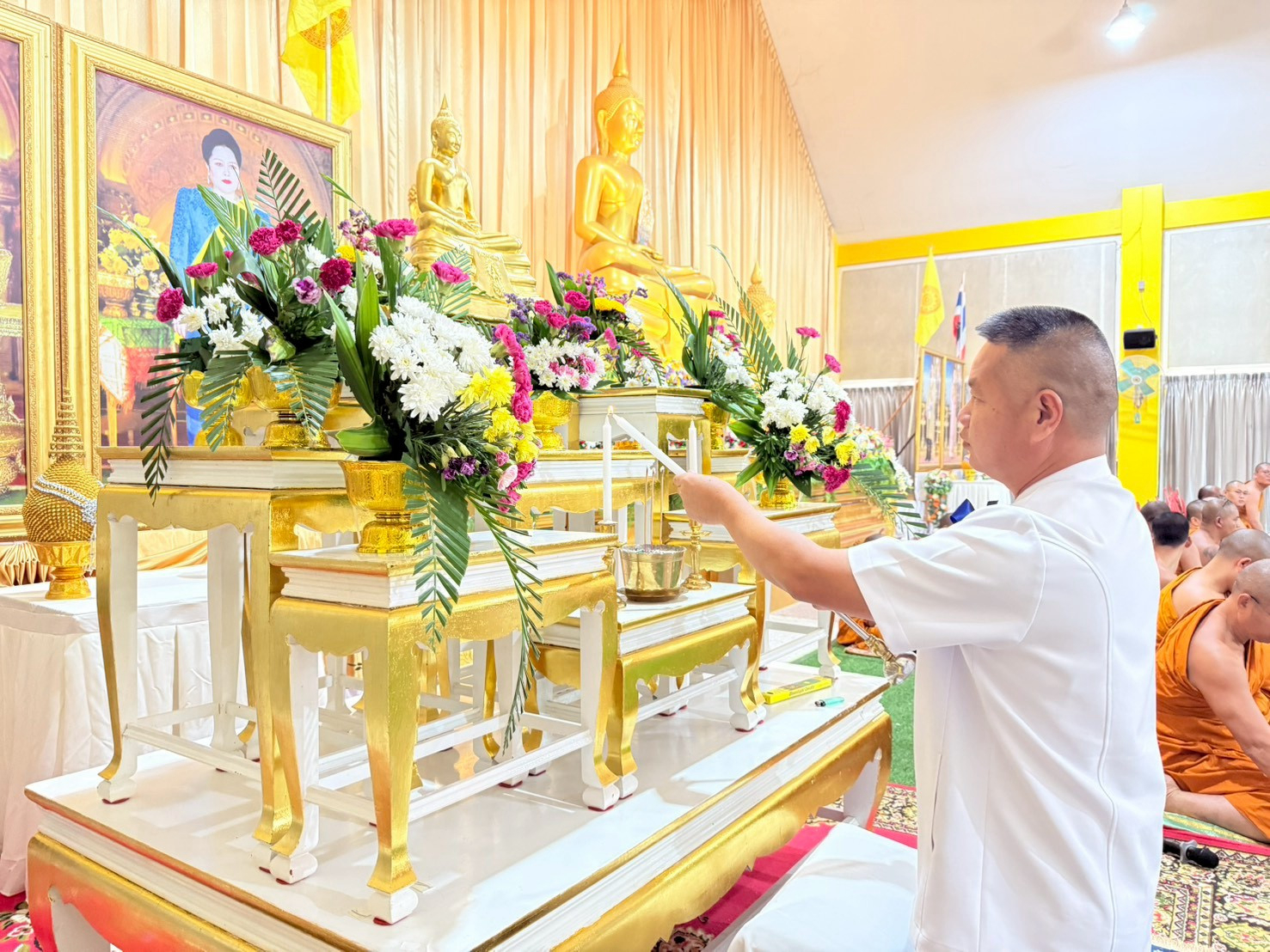 ภาพร่วมพิธีกรรมวัดเขาถ้ำ