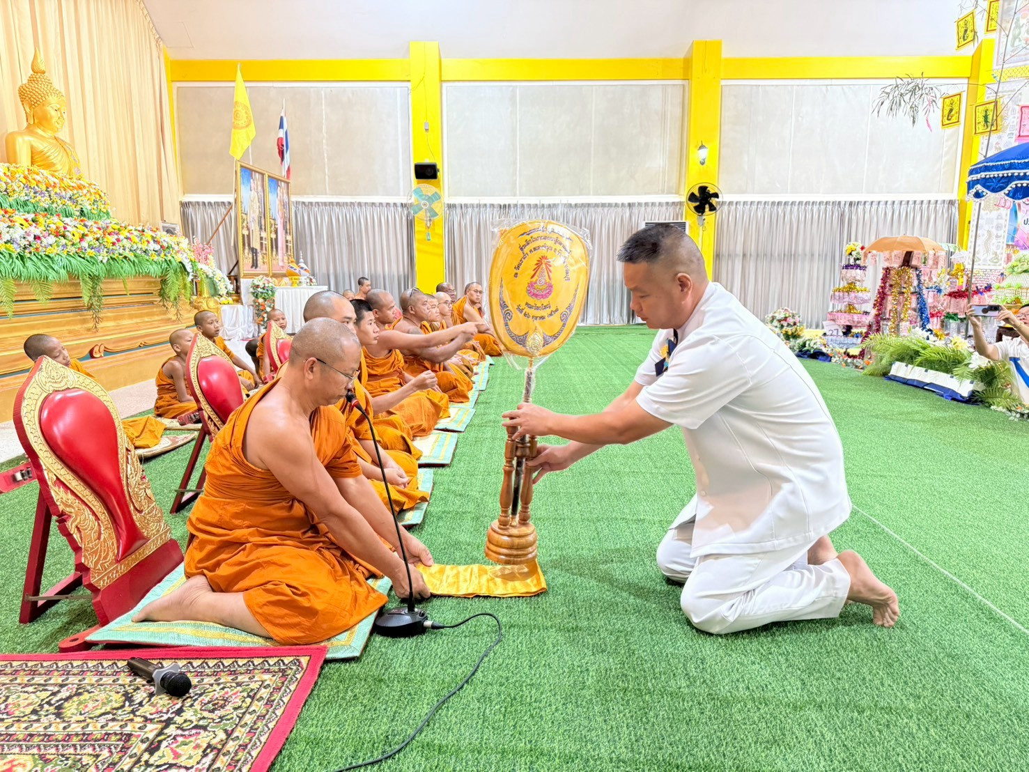 ภาพร่วมพิธีกรรมวัดเขาถ้ำ