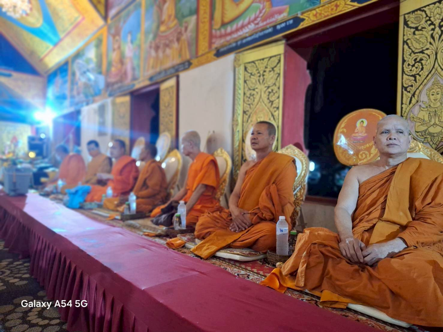 ภาพร่วมพิธีกรรมวัดนางเหลียว