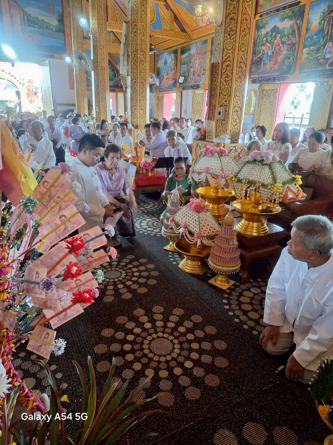 ภาพร่วมพิธีกรรมวัดนางเหลียว