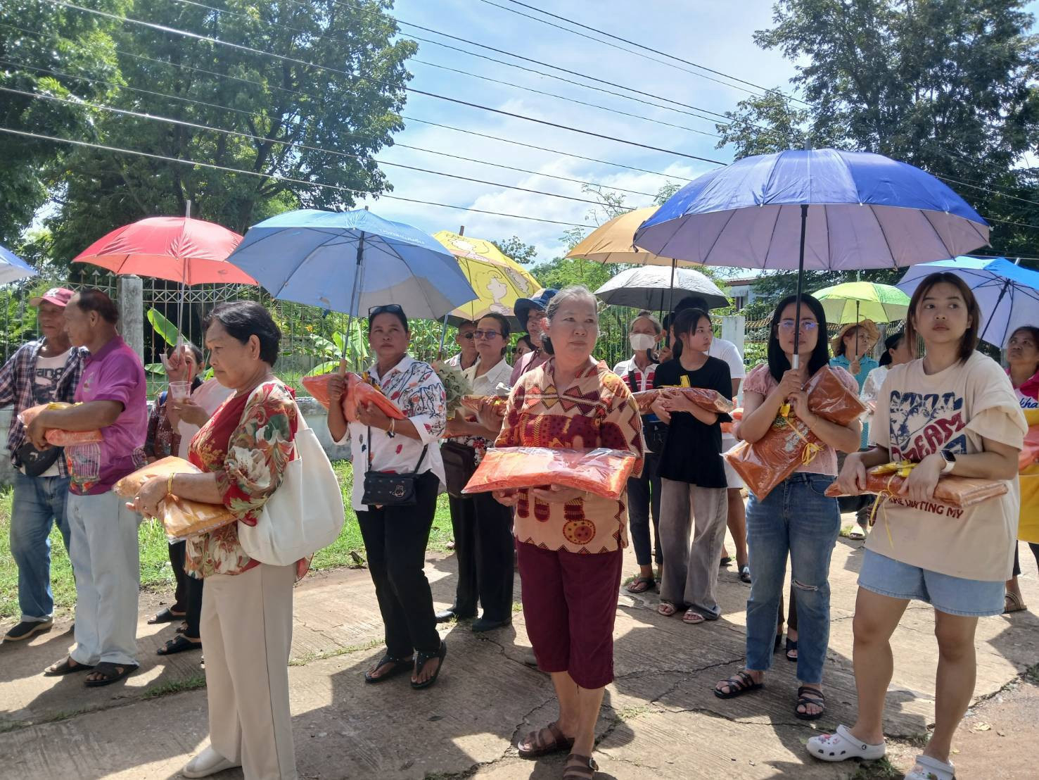 ภาพร่วมพิธีกรรมวัดหนองปลาไหล