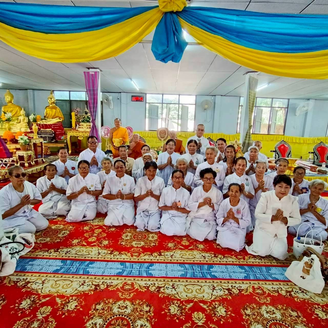 ภาพร่วมพิธีกรรมวัดศรีสว่าง