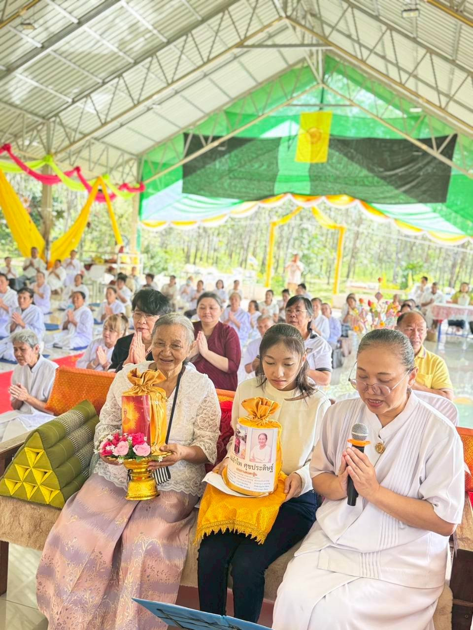 ภาพกล่าวคำถวายกฐินศูนย์ธรรมรัตน์บ้านแพง