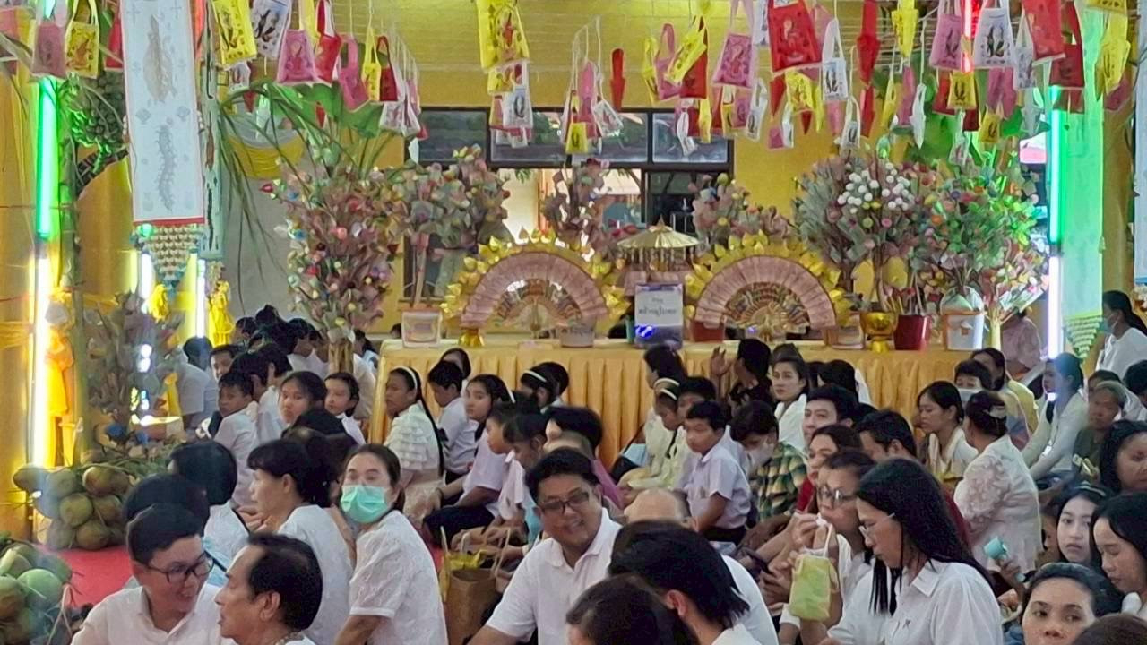 ภาพร่วมพิธีกรรมวัดบึงบัว