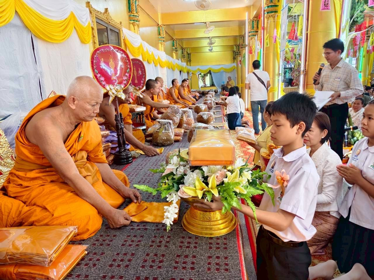 ภาพร่วมพิธีกรรมวัดบึงบัว