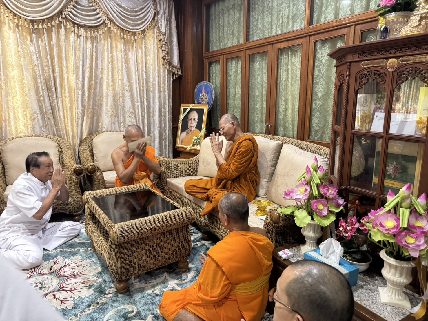 ภาพร่วมพิธีกรรมวัดสามพระยา