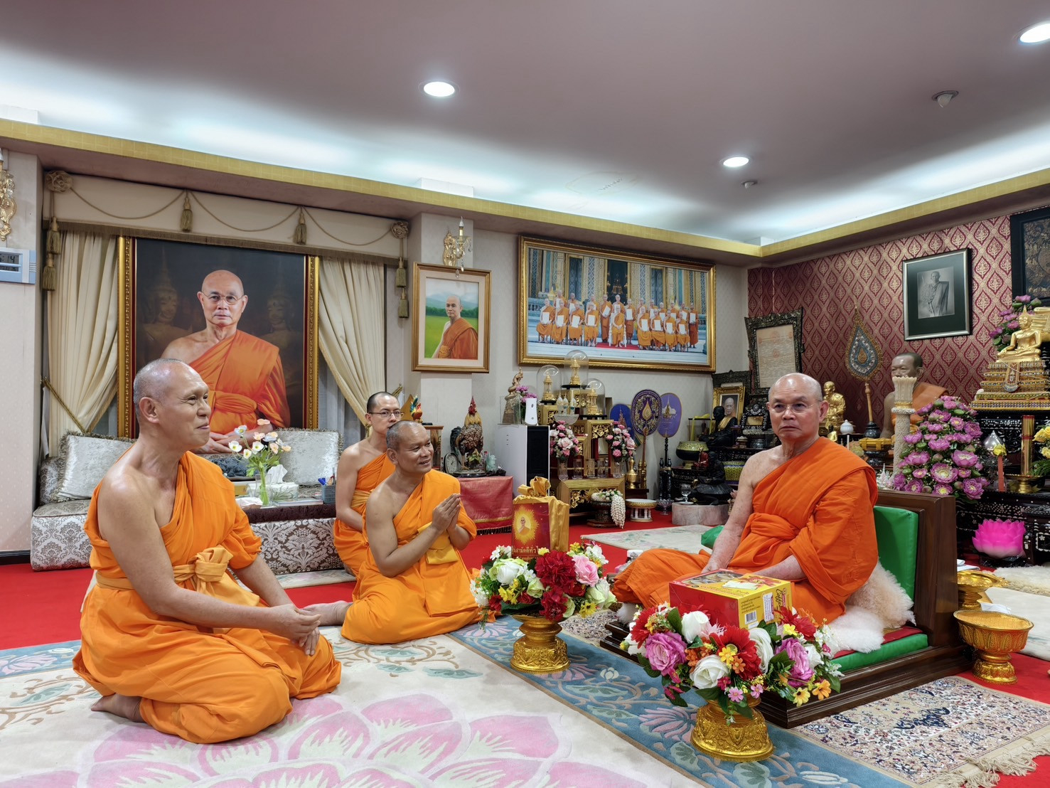 ภาพร่วมขบวนกฐินวัดปทุมคงคา