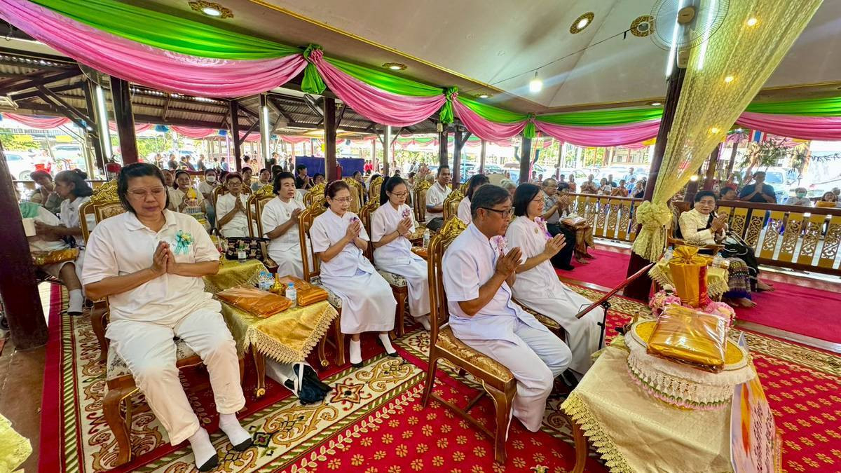 ภาพร่วมพิธีกรรมวัดราษฎร์ศรัทธาทำ