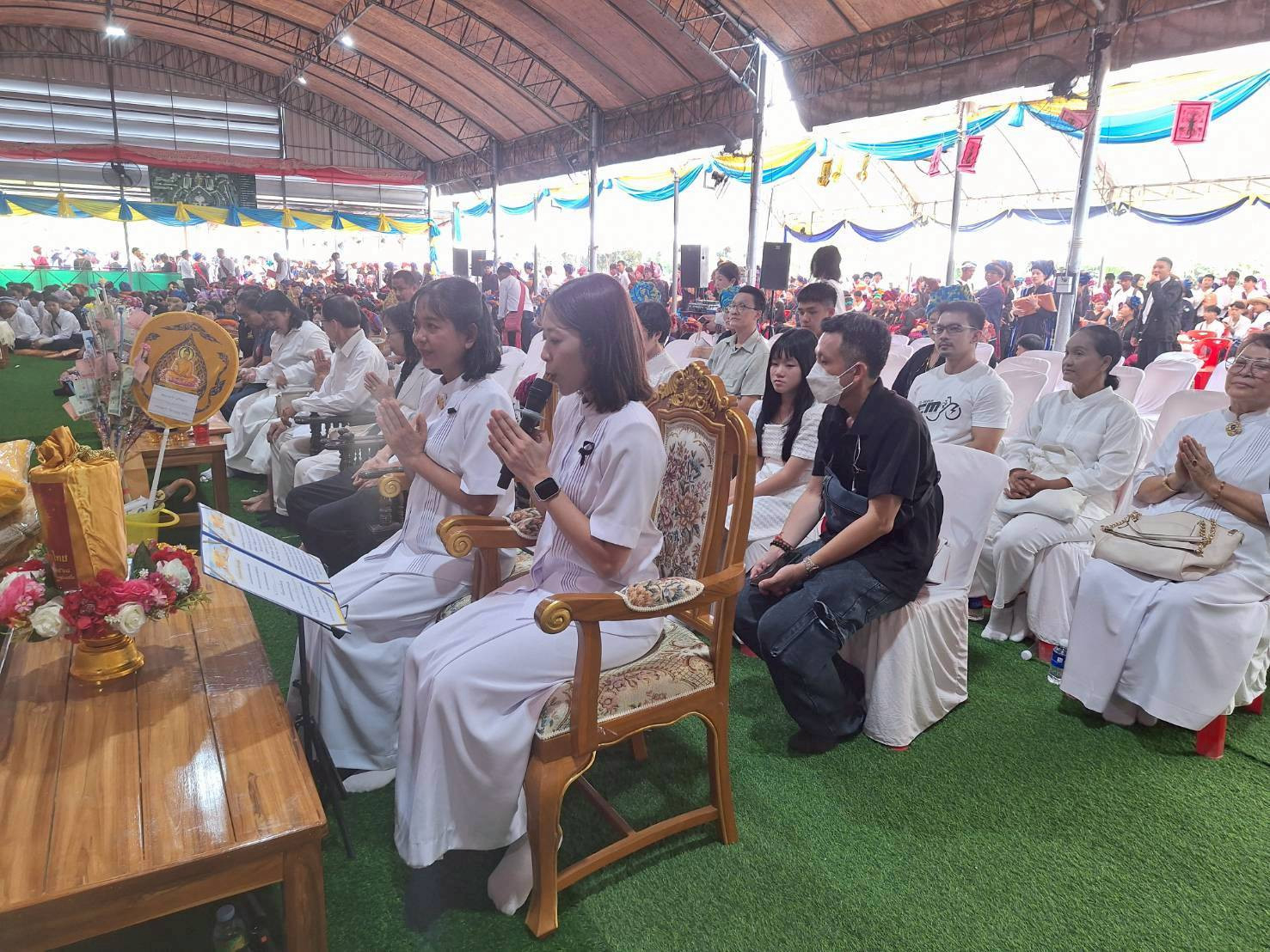 ภาพร่วมพิธีกรรมวัดธรรมธุราราม