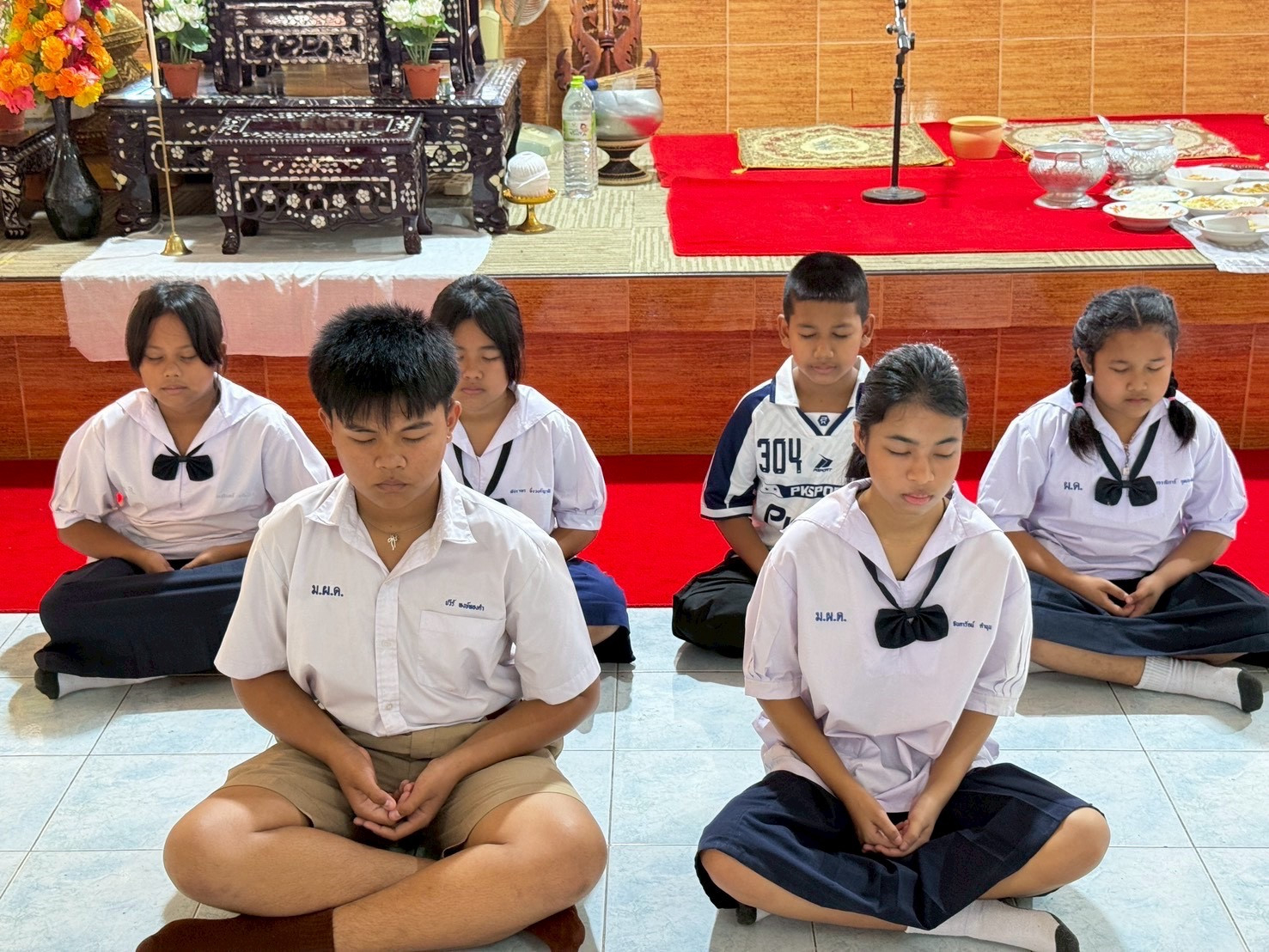 ภาพร่วมพิธีกรรมวัดผึ่งแดด