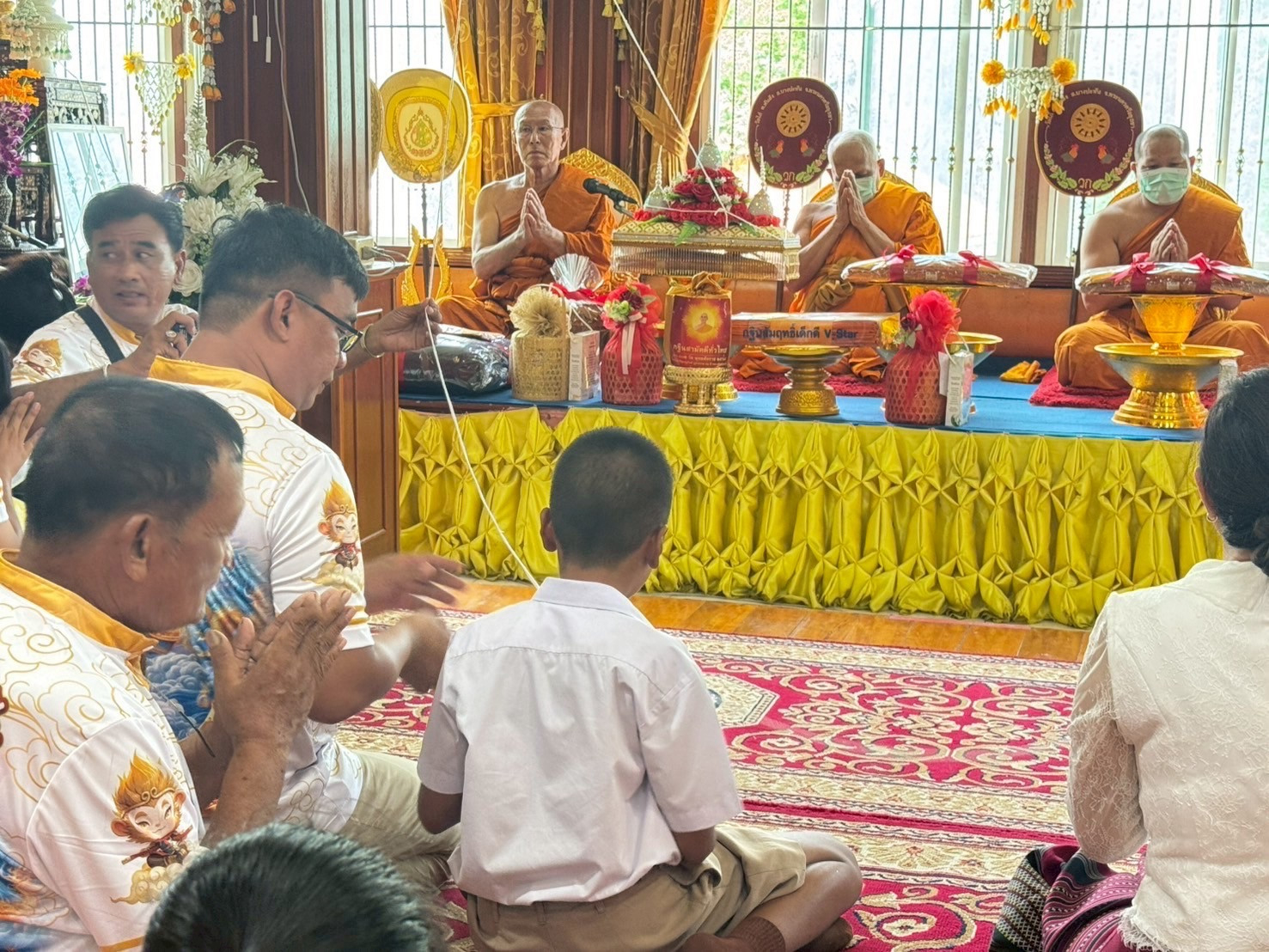 ภาพร่วมพิธีกรรมวัดไก่