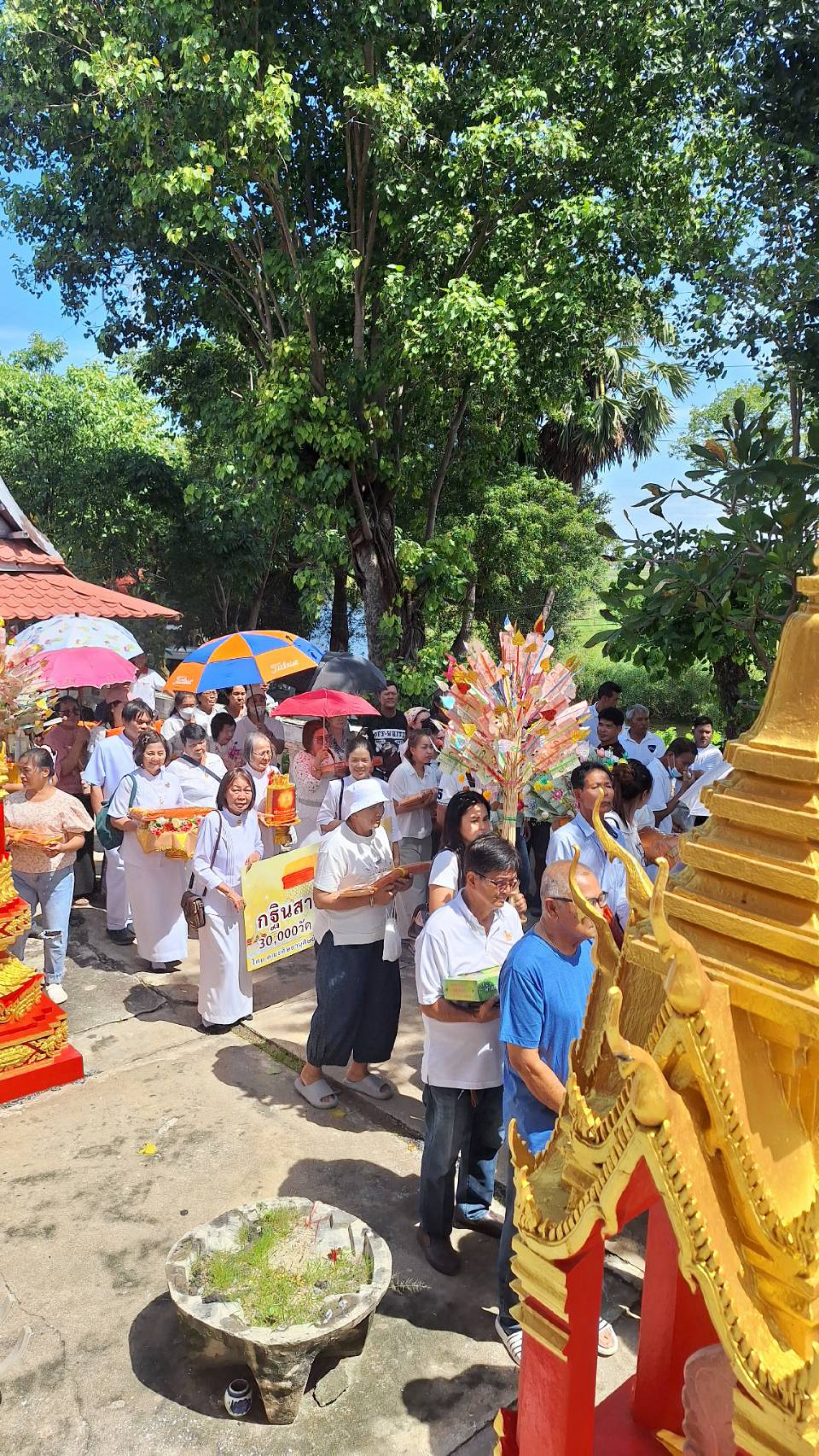 ภาพร่วมขบวนกฐินวัดเขาดิน