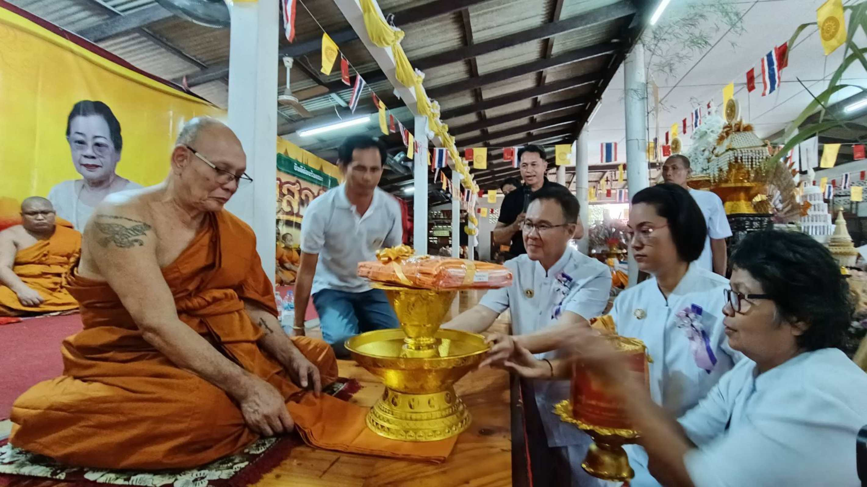 ภาพร่วมพิธีกรรมวัดหนองยายอ่วม