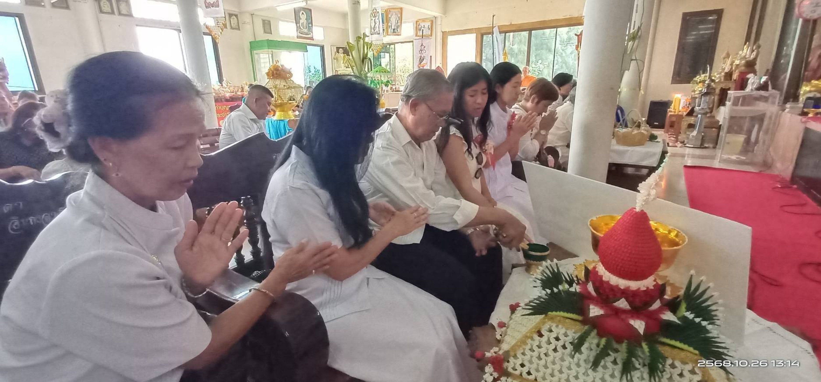 ภาพร่วมพิธีกรรมวัดเขาน้อย