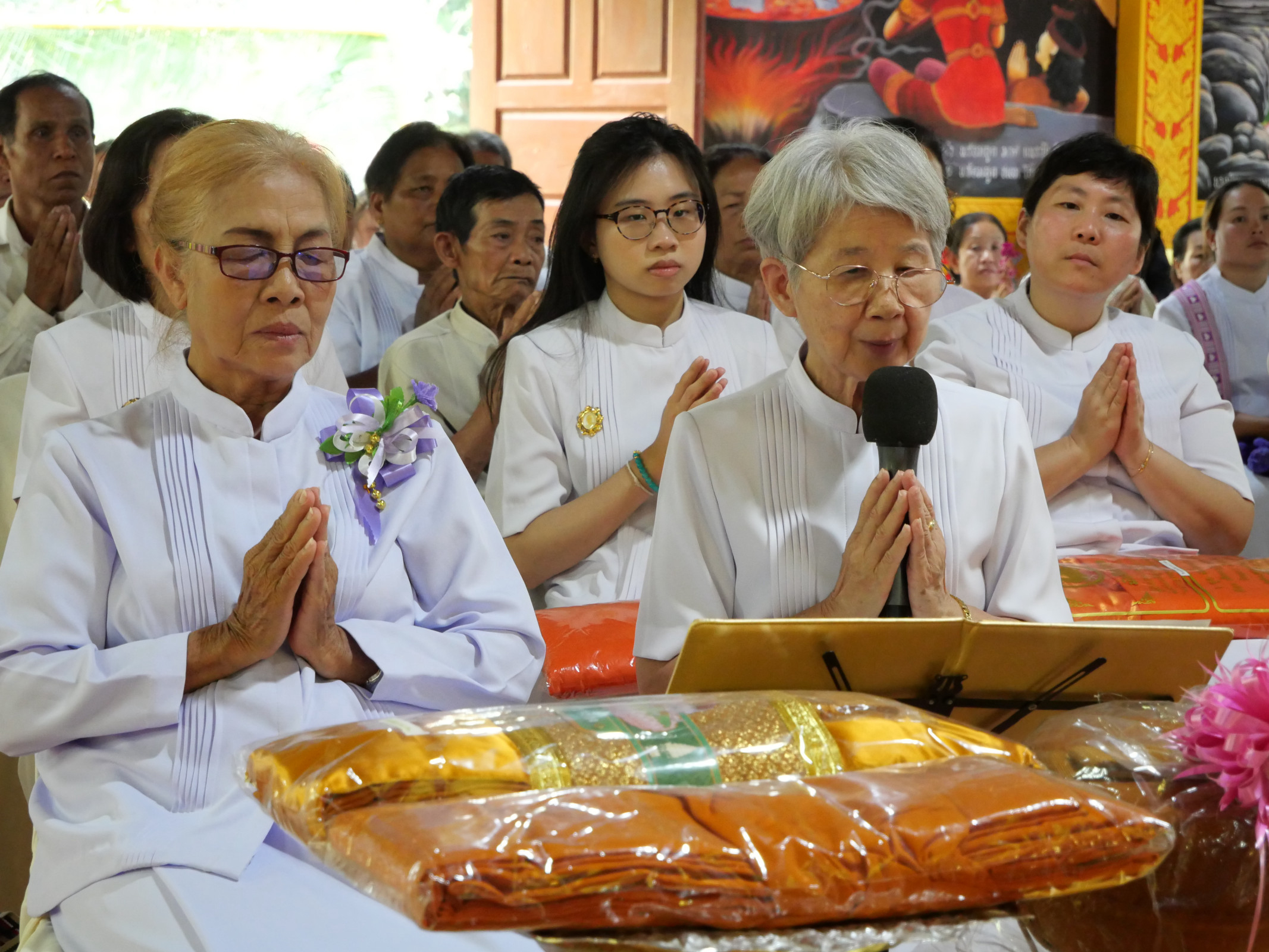 ภาพร่วมพิธีกรรมวัดห้วยตุ๊