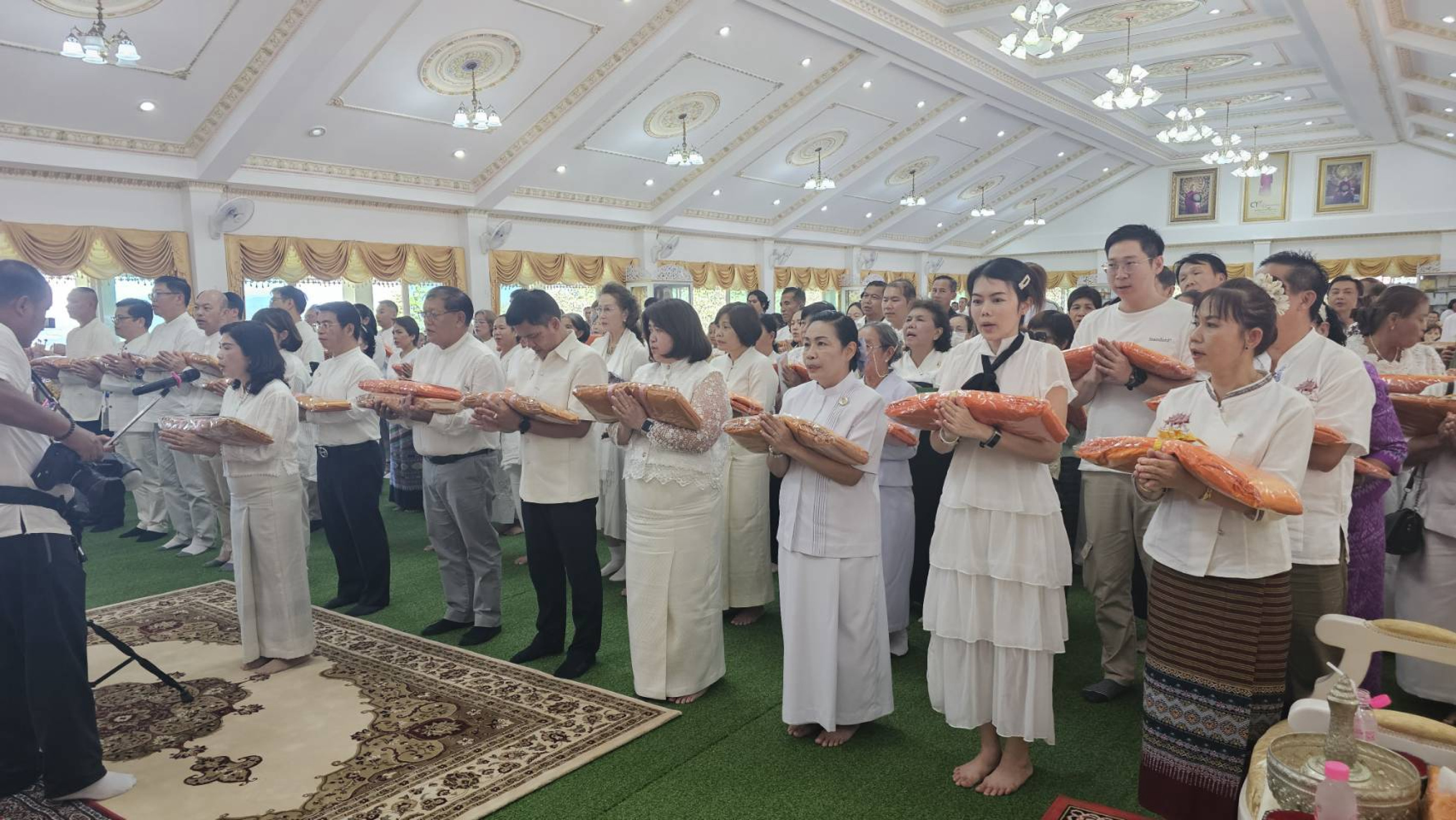 ภาพกล่าวคำถวายกฐินวัดพระธาตุดอยเวียงชัยมงคล