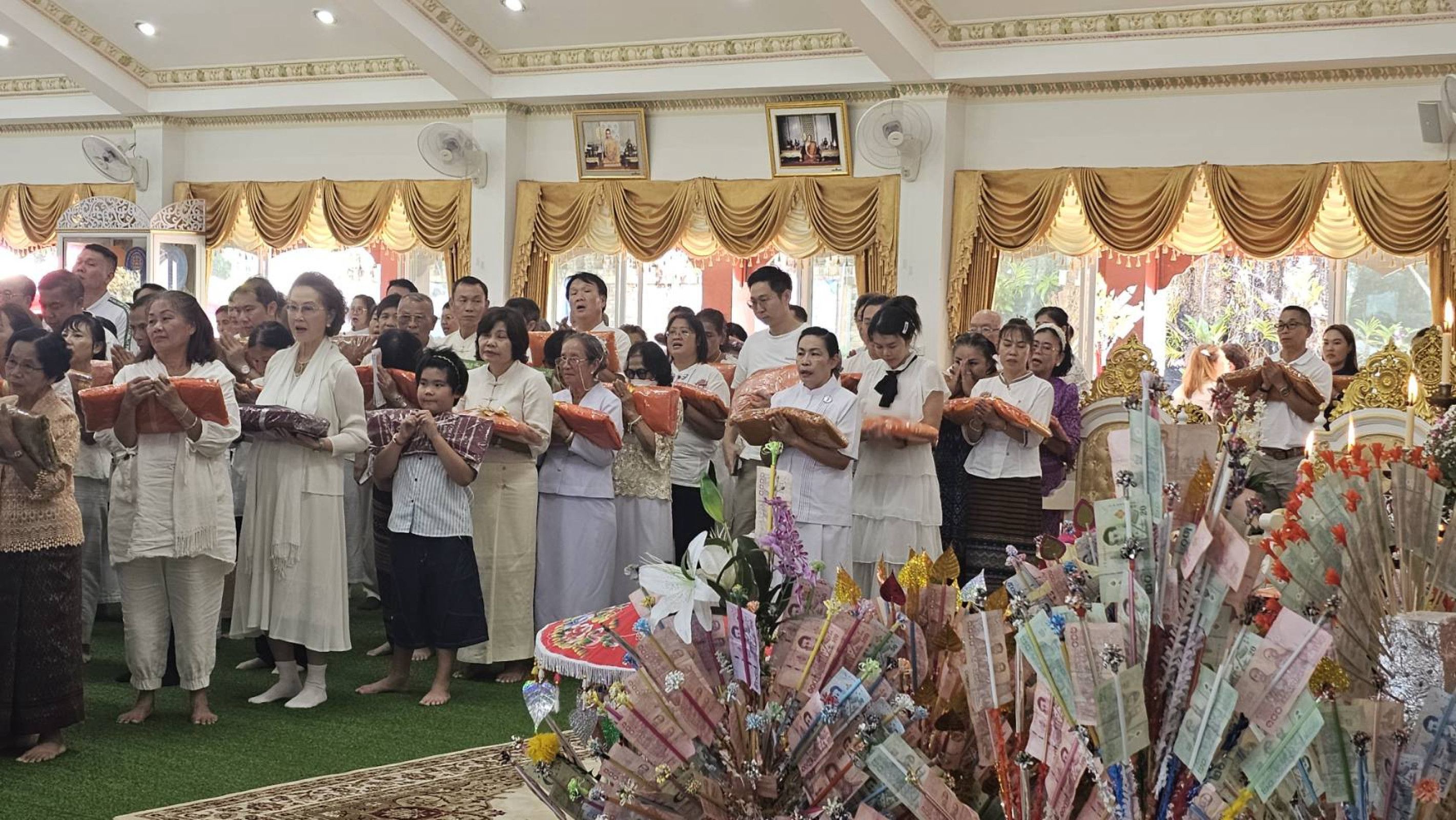 ภาพร่วมพิธีกรรมวัดพระธาตุดอยเวียงชัยมงคล