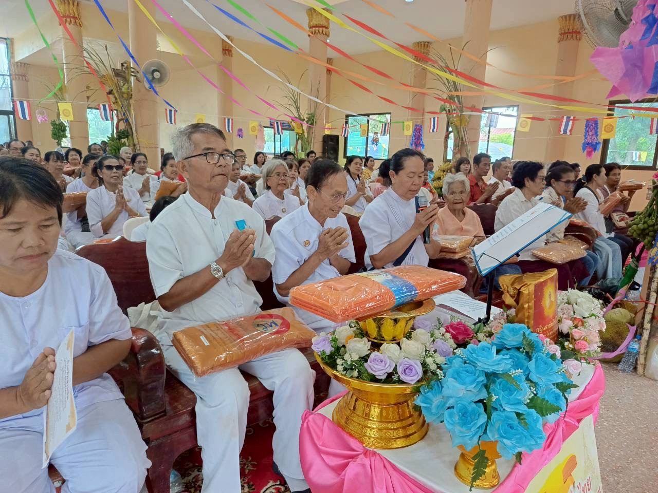 ภาพร่วมพิธีกรรมวัดประสงค์พัฒนา