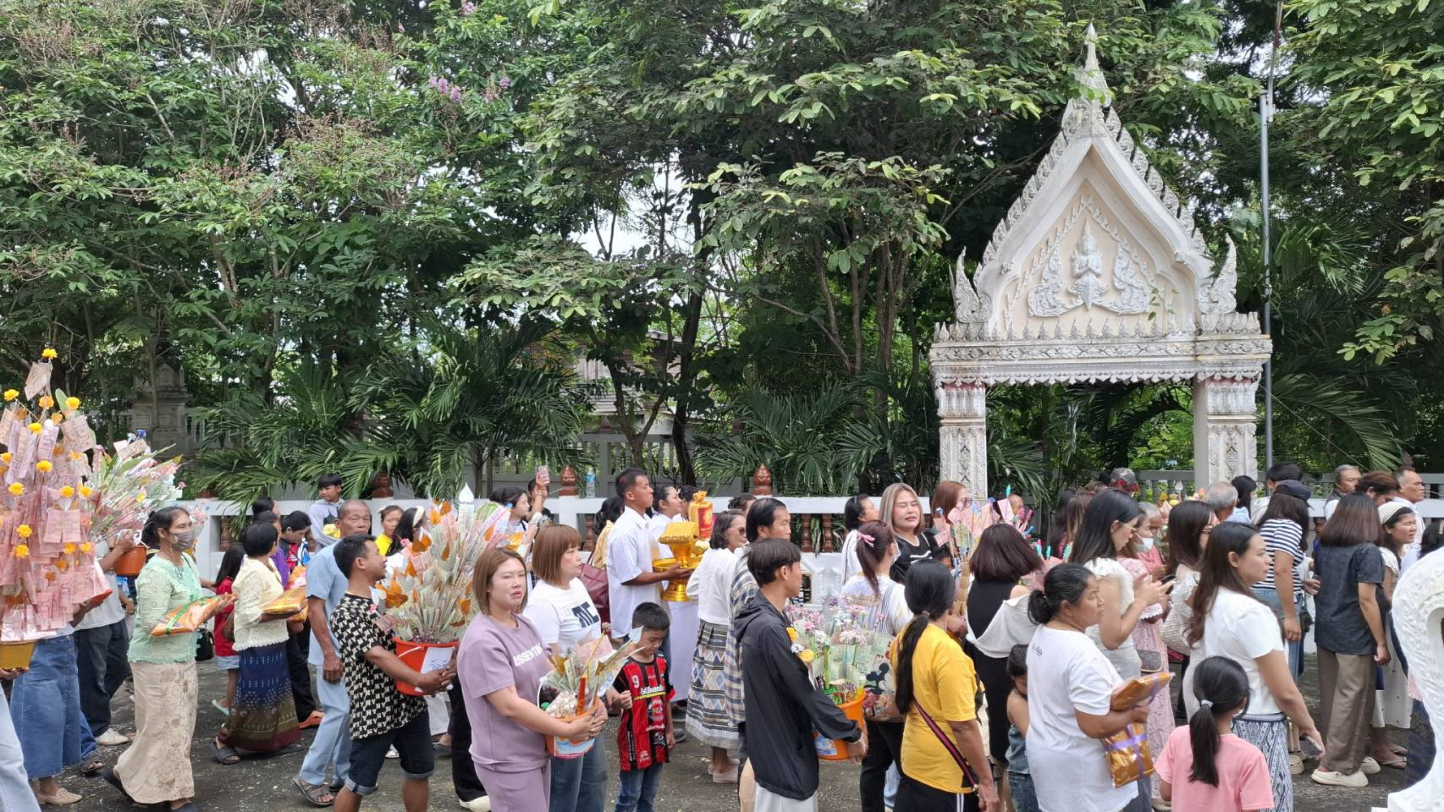 ภาพร่วมพิธีกรรมวัดซับหวาย