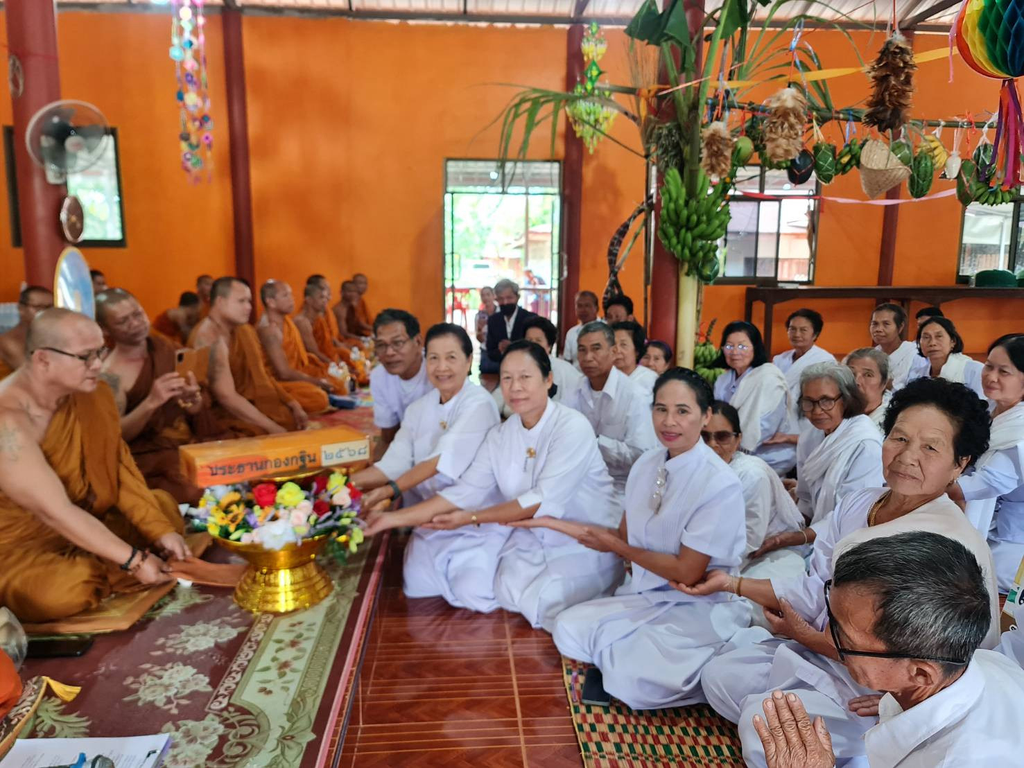 ภาพร่วมพิธีกรรมวัดรัตนราษฎร์สามัคคี