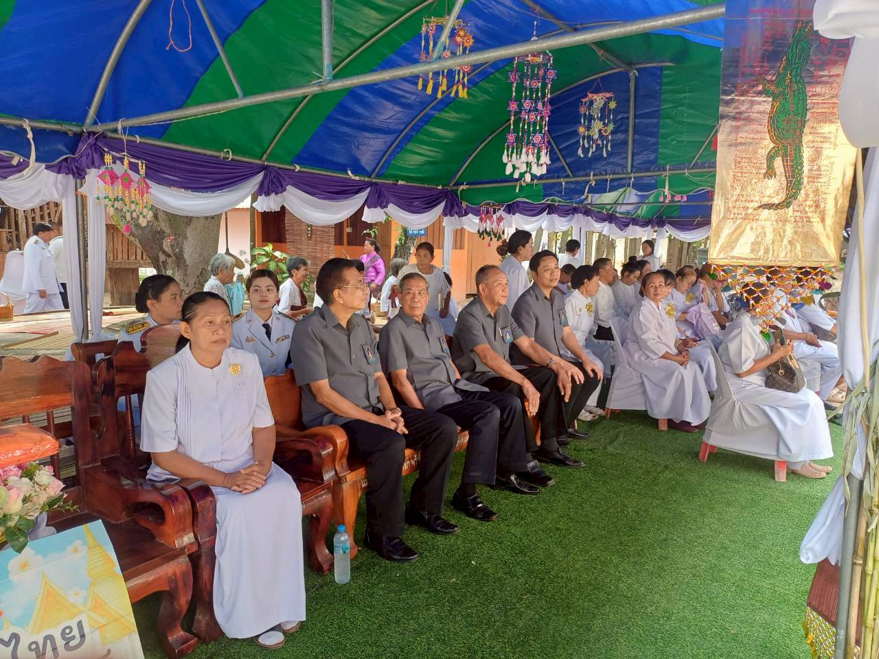 ภาพร่วมพิธีกรรมวัดสว่างบึงทอง