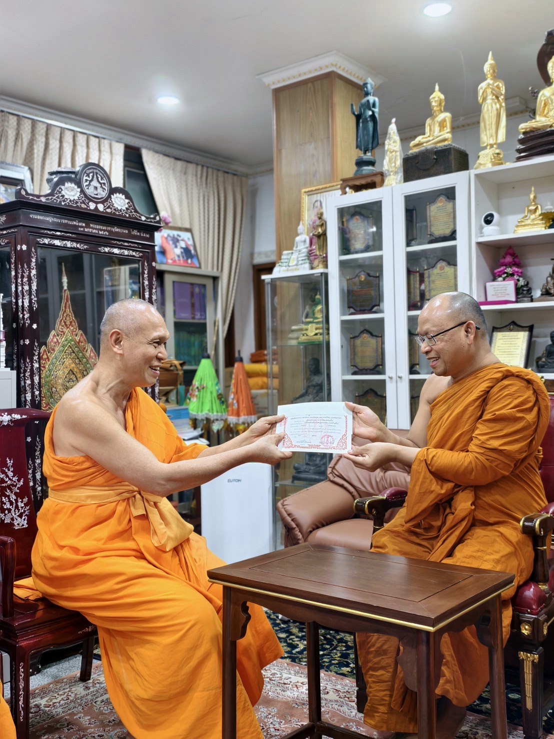 ภาพร่วมขบวนกฐินวัดโมลีโลกยาราม