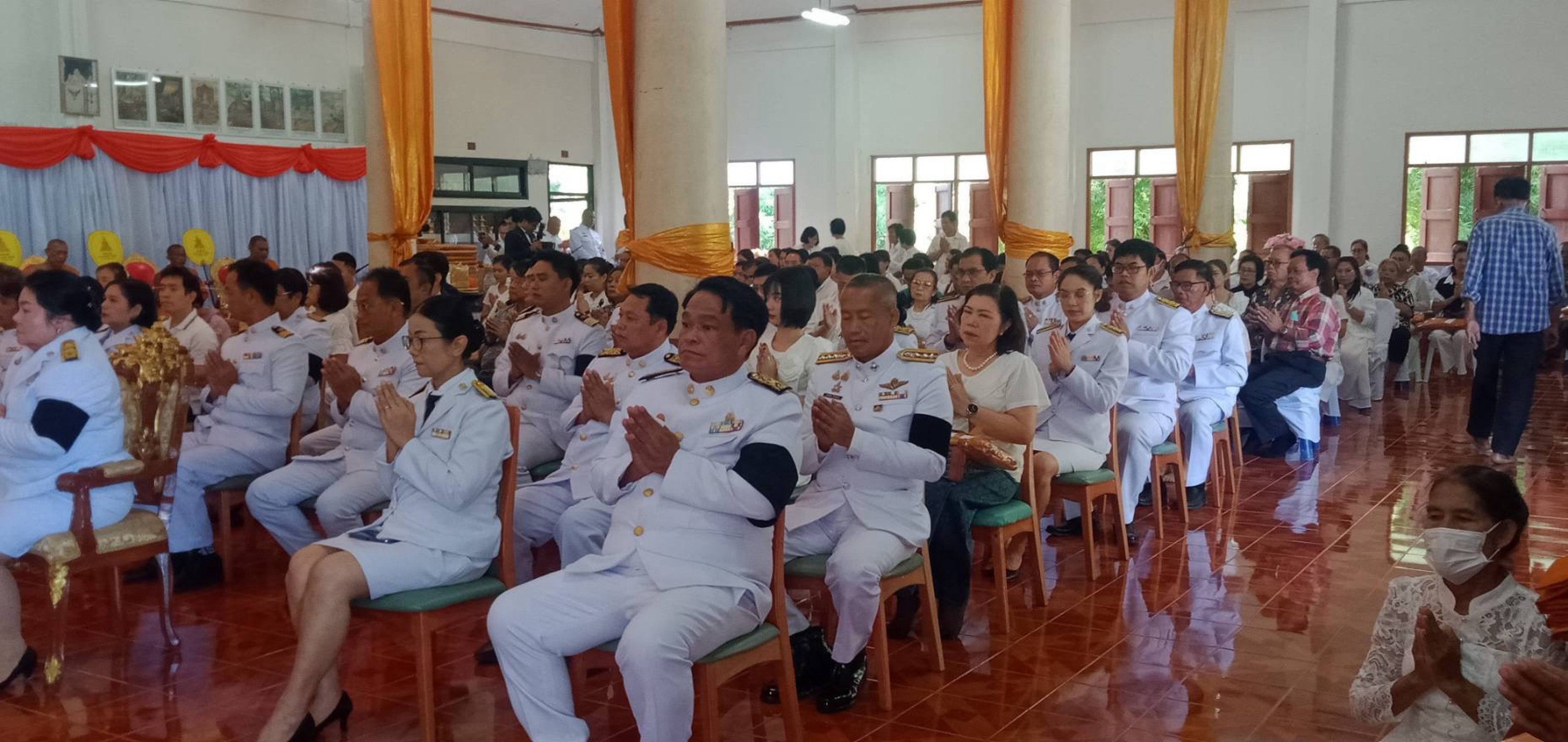 ภาพร่วมพิธีกรรมวัดประดับ