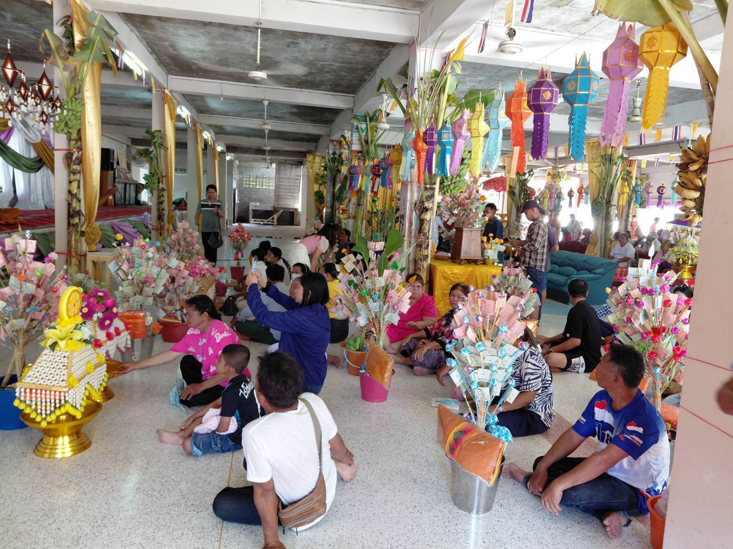 ภาพร่วมพิธีกรรมวัดน้ำลาด