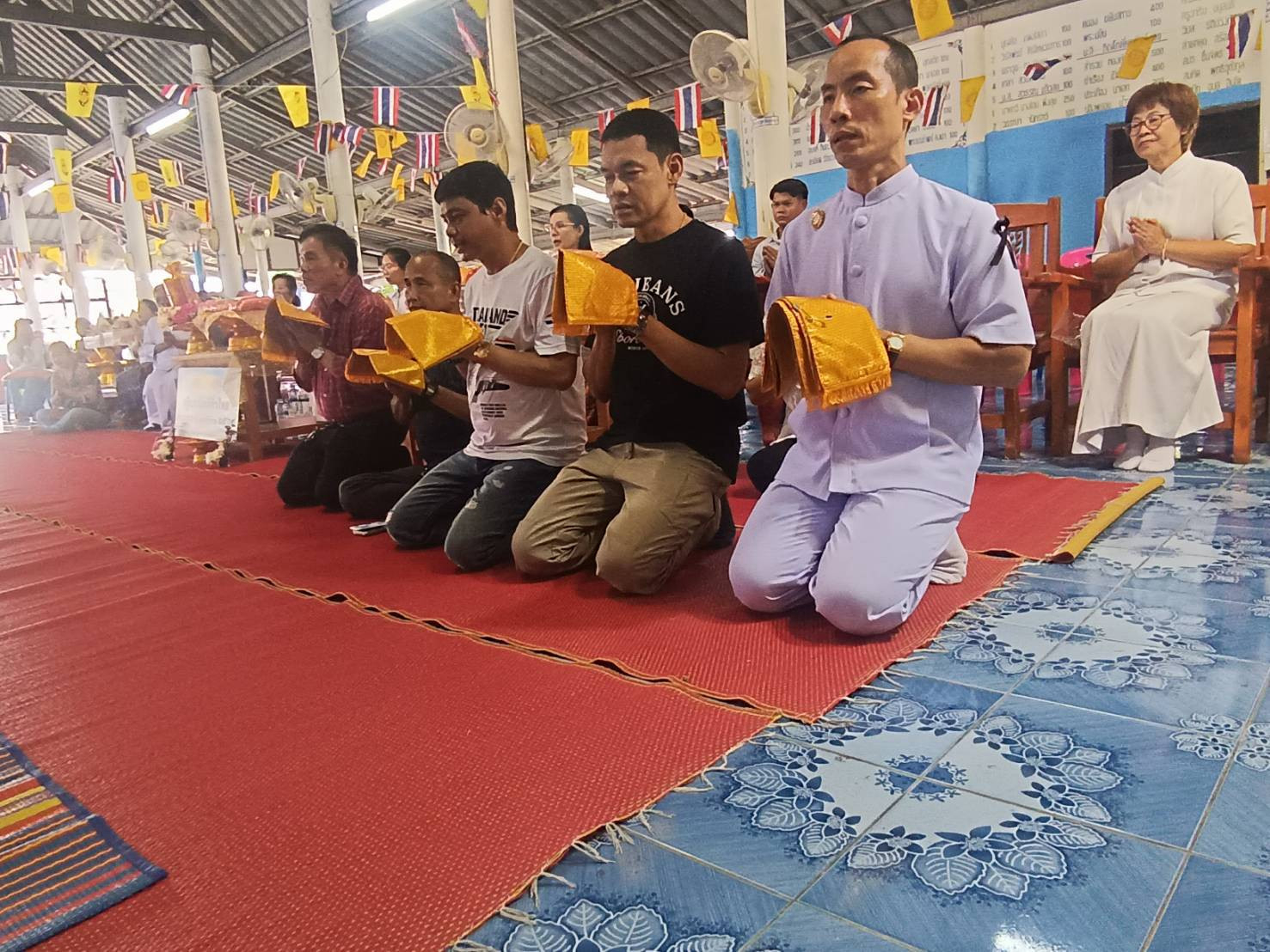 ภาพร่วมพิธีกรรมวัดดงพิกุล