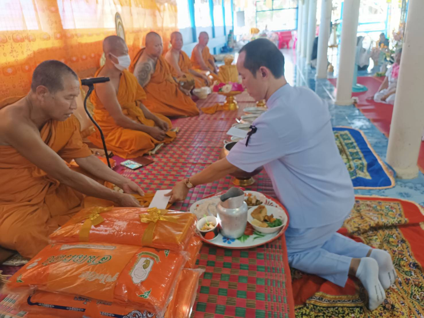 ภาพร่วมพิธีกรรมวัดดงพิกุล