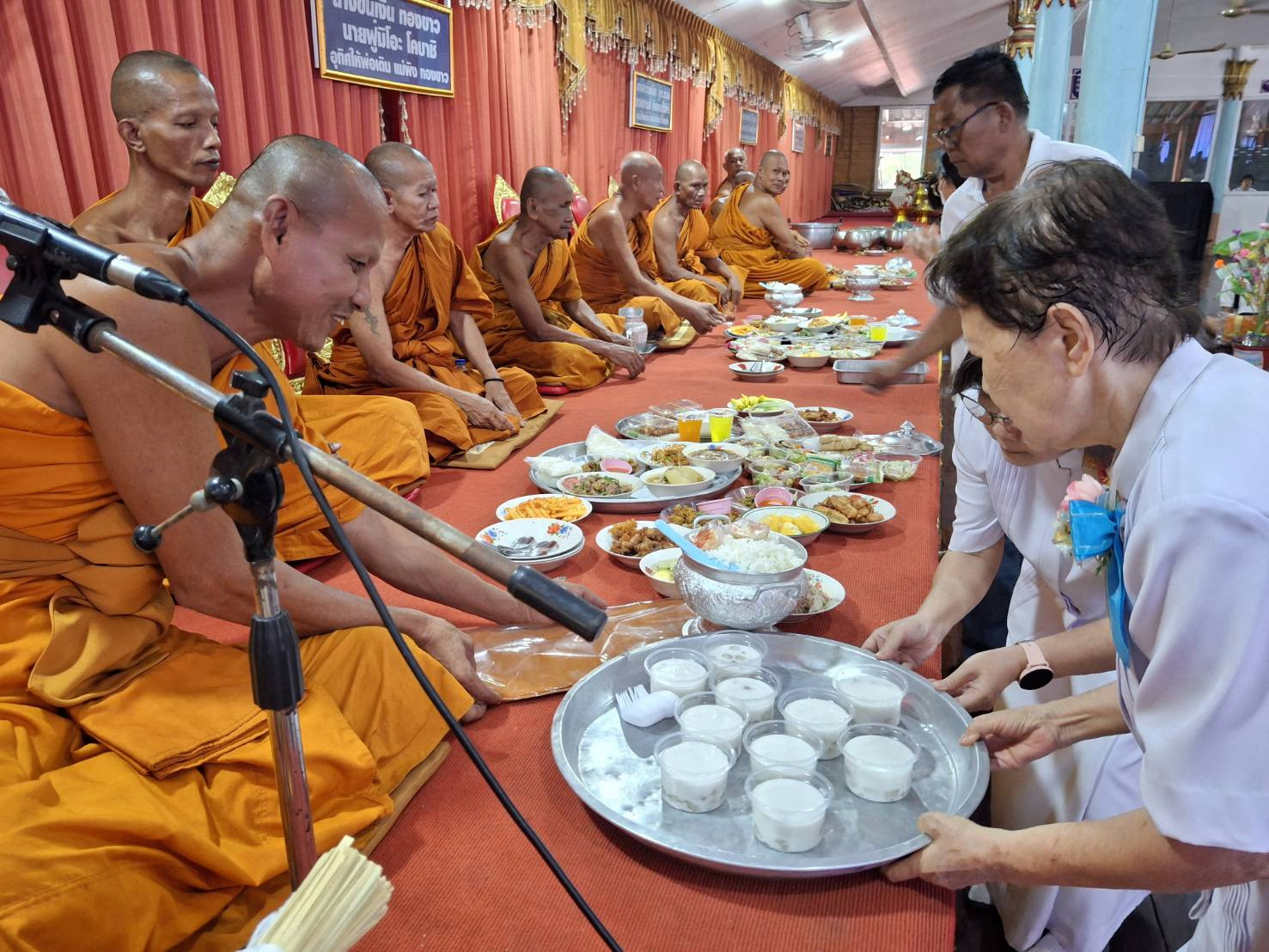 ภาพร่วมพิธีกรรมวัดกร่างสามยอด