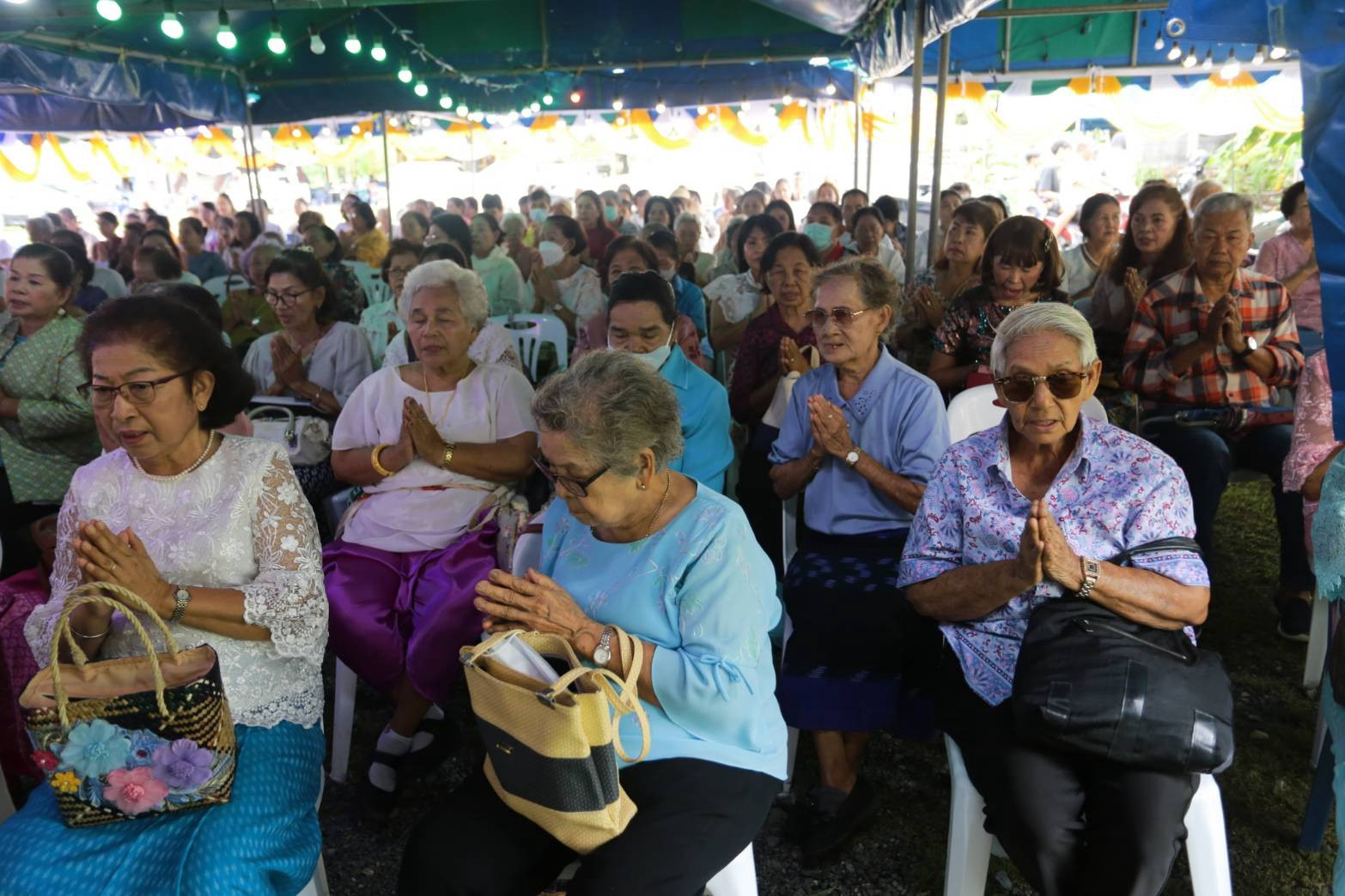 ภาพร่วมพิธีกรรมวัดชลเฉนียน