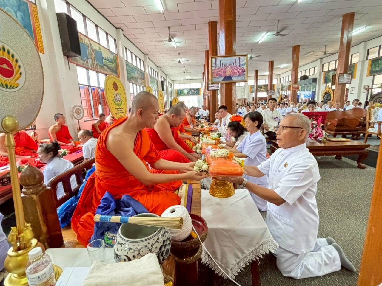 ภาพร่วมพิธีกรรมวัดพระเนตร