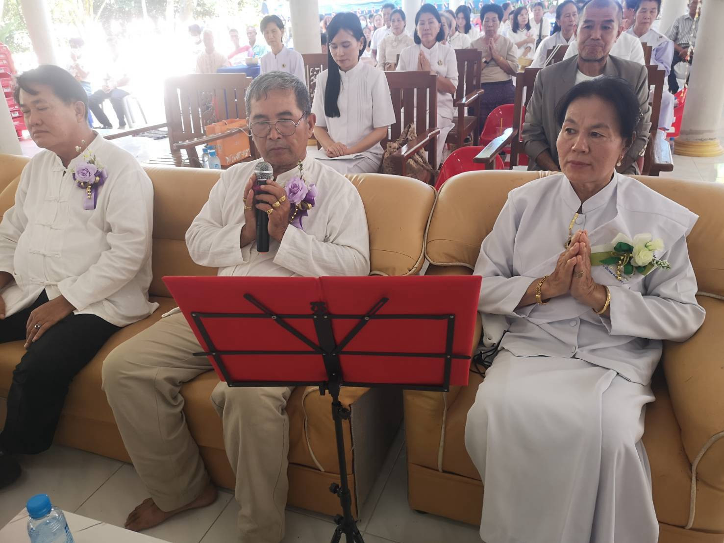ภาพกล่าวคำถวายกฐินวัดพระธาตุแท่นแก้ว