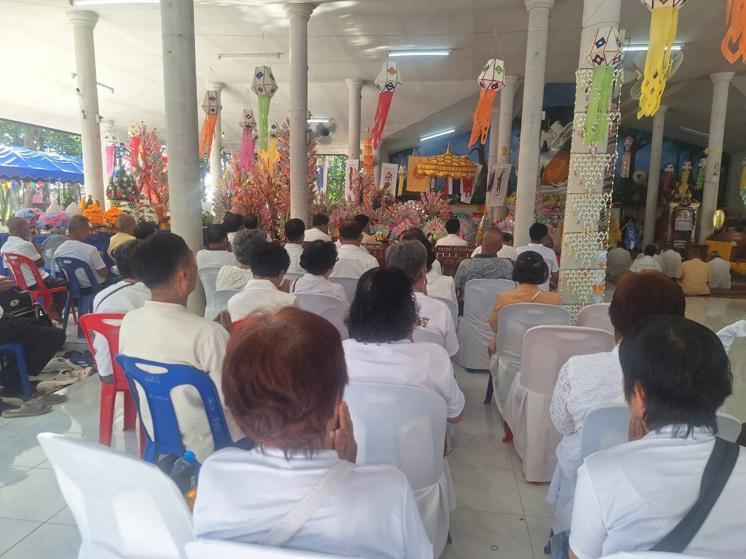 ภาพร่วมพิธีกรรมวัดพระธาตุแท่นแก้ว