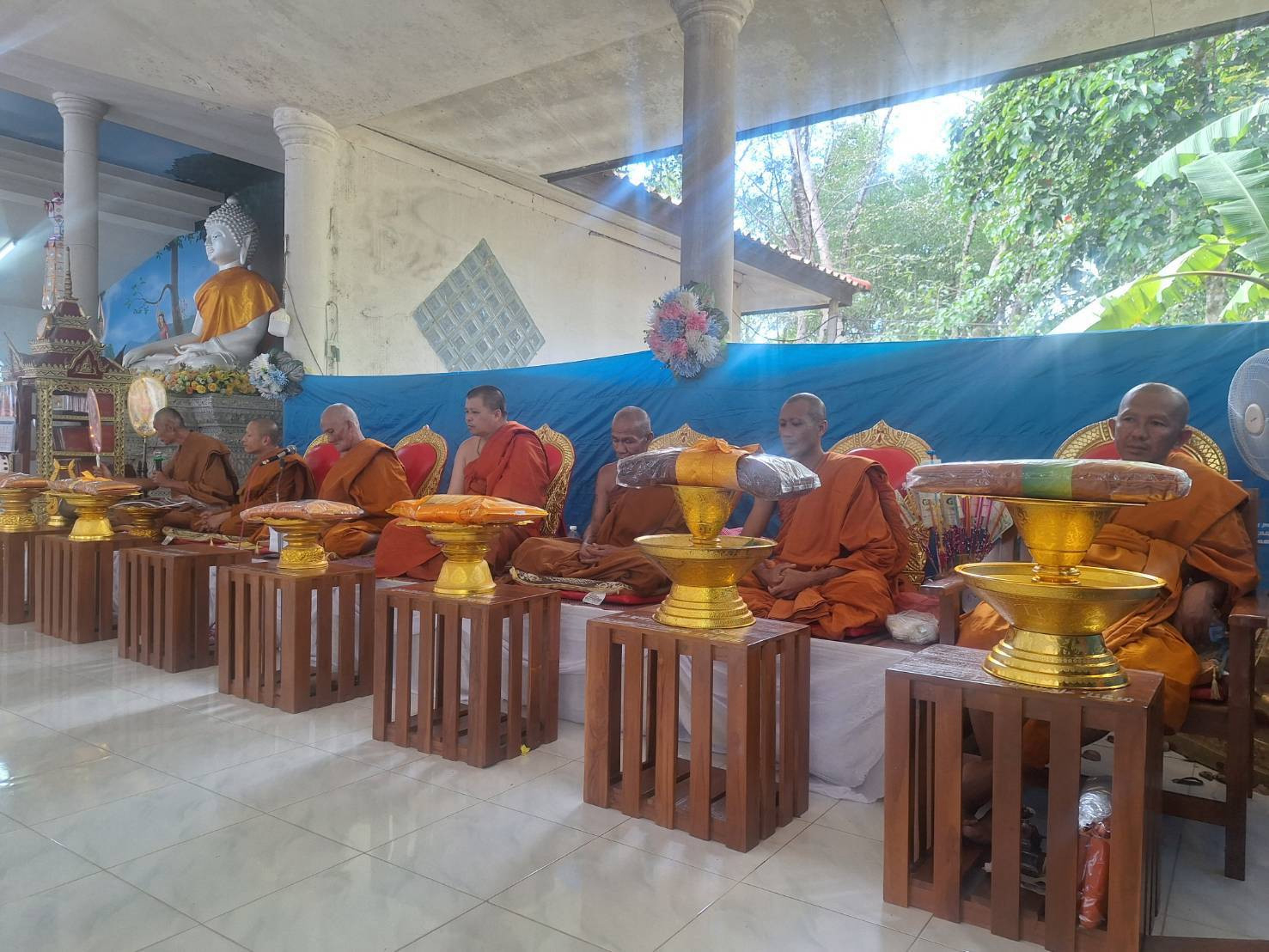 ภาพร่วมพิธีกรรมวัดพระธาตุแท่นแก้ว