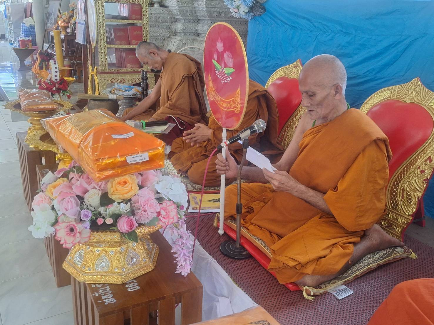 ภาพร่วมพิธีกรรมวัดพระธาตุแท่นแก้ว