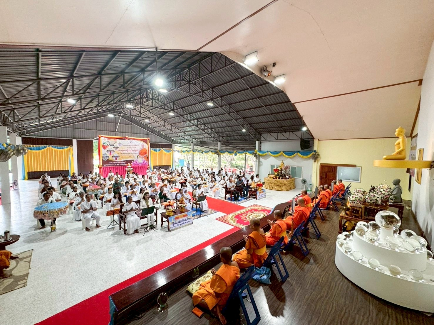 ภาพร่วมพิธีกรรมที่พักสงฆ์มงคลธัมมวนาราม