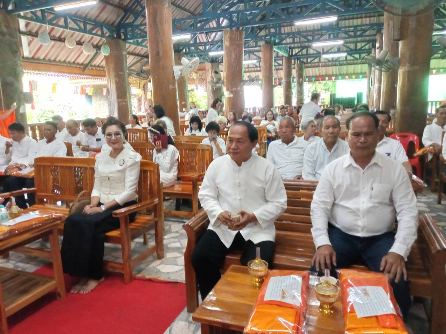 ภาพร่วมพิธีกรรมวัดพงป่าหวาย