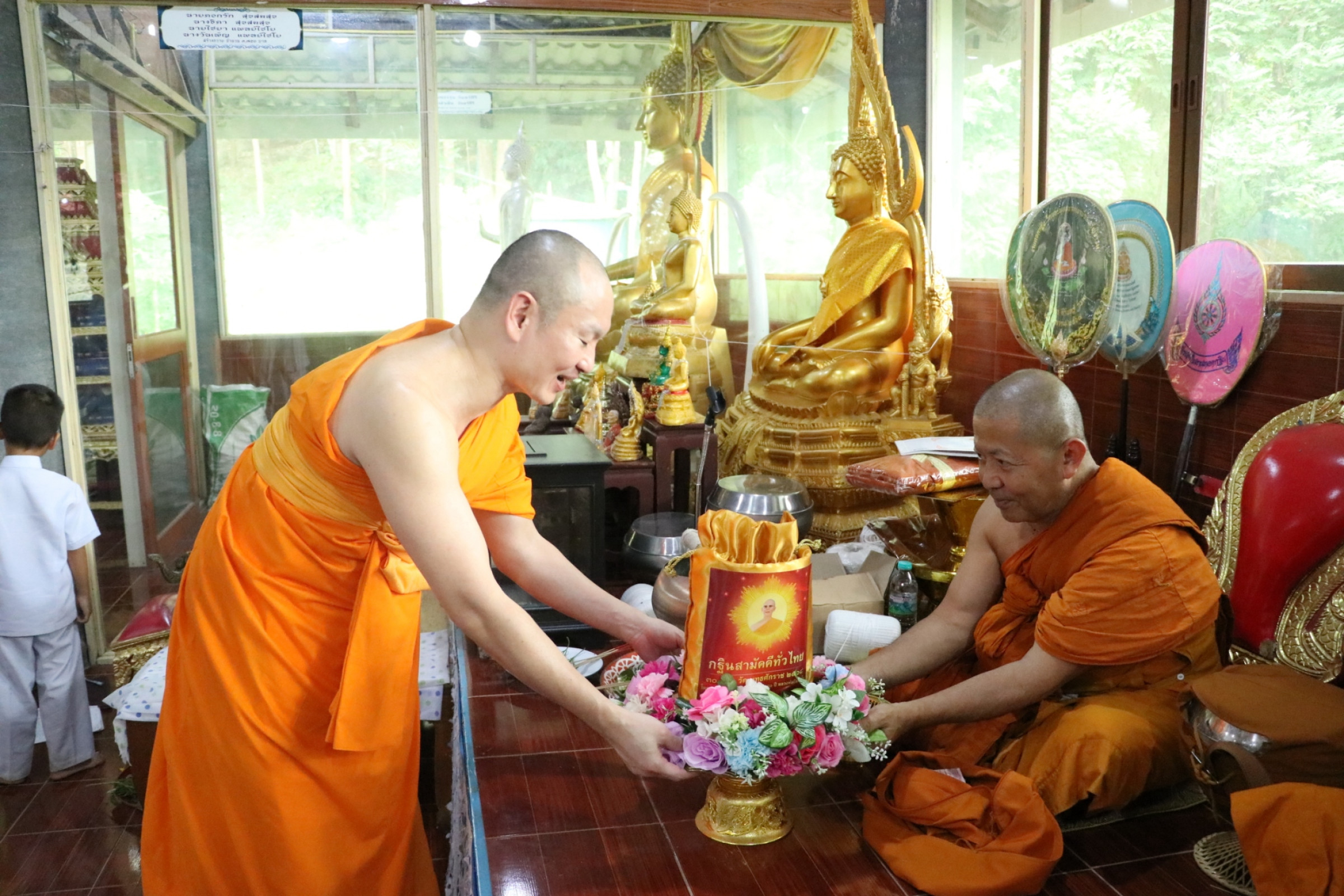 ภาพร่วมพิธีกรรมวัดพระพุทธบาทเขาน้อยเจริญธรรม