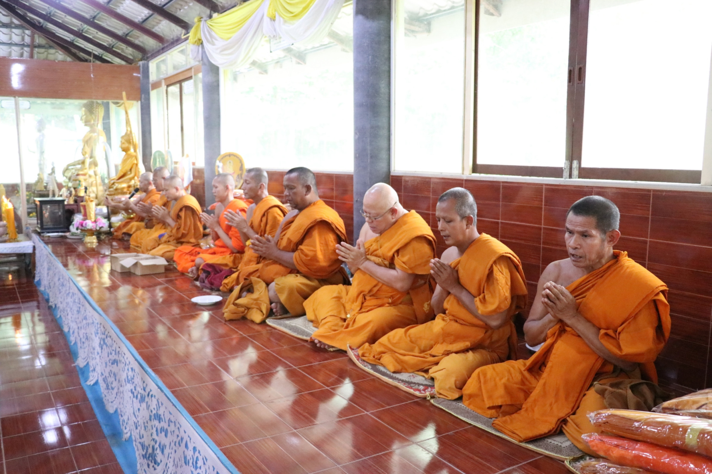 ภาพร่วมพิธีกรรมวัดพระพุทธบาทเขาน้อยเจริญธรรม