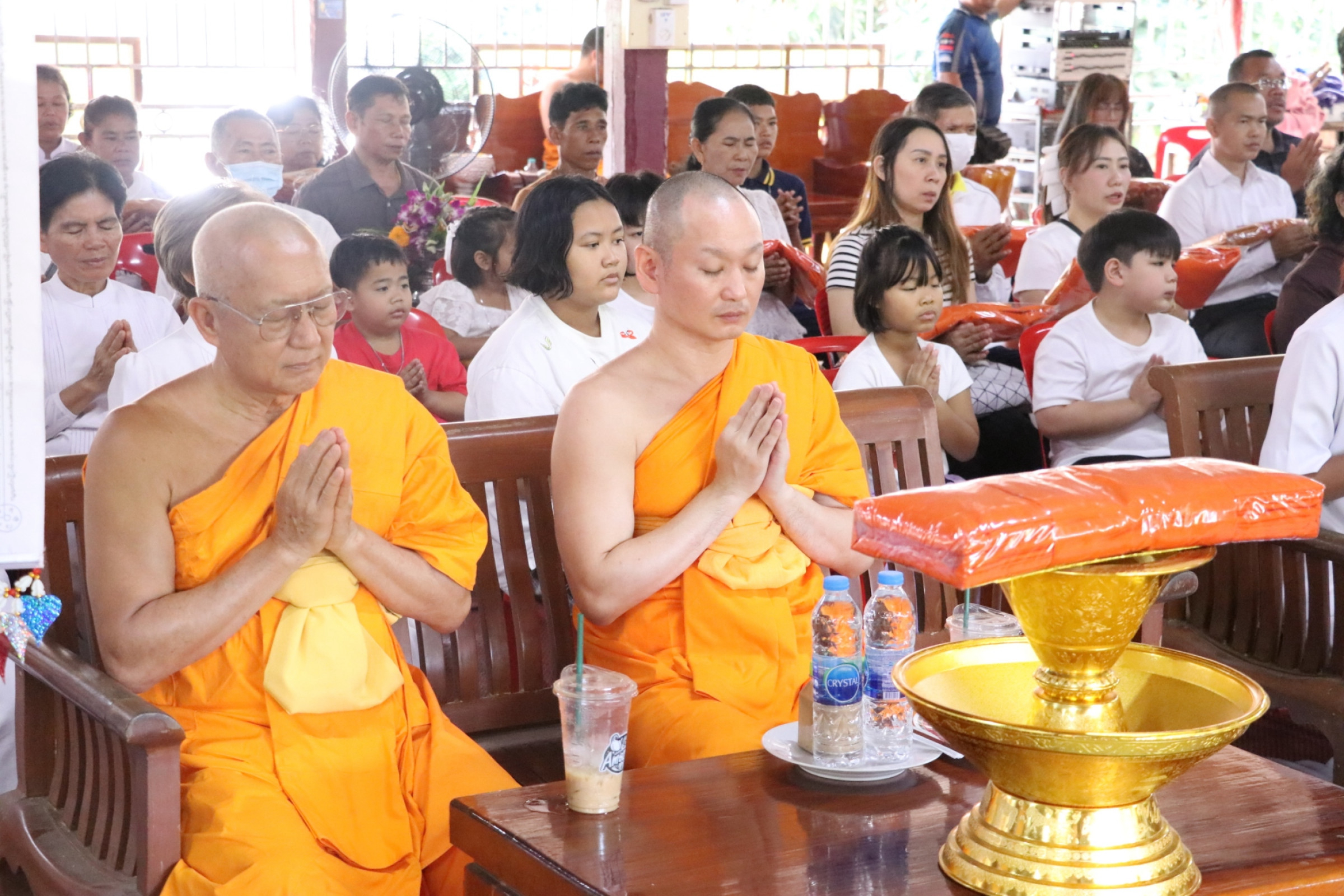 ภาพร่วมพิธีกรรมวัดศรีพรหมจักร