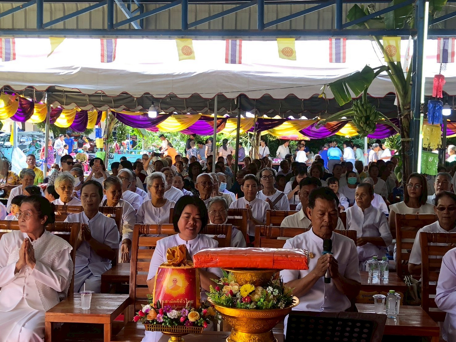 ภาพร่วมพิธีกรรมวัดศรีมงคล