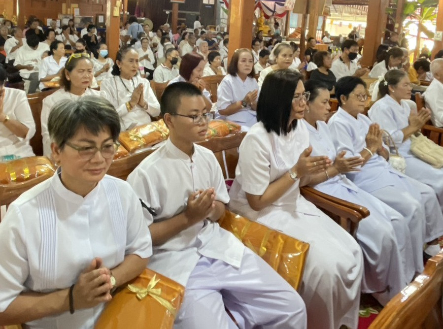 ภาพร่วมพิธีกรรมวัดช้างชนศิริราษฎร์บำรุง