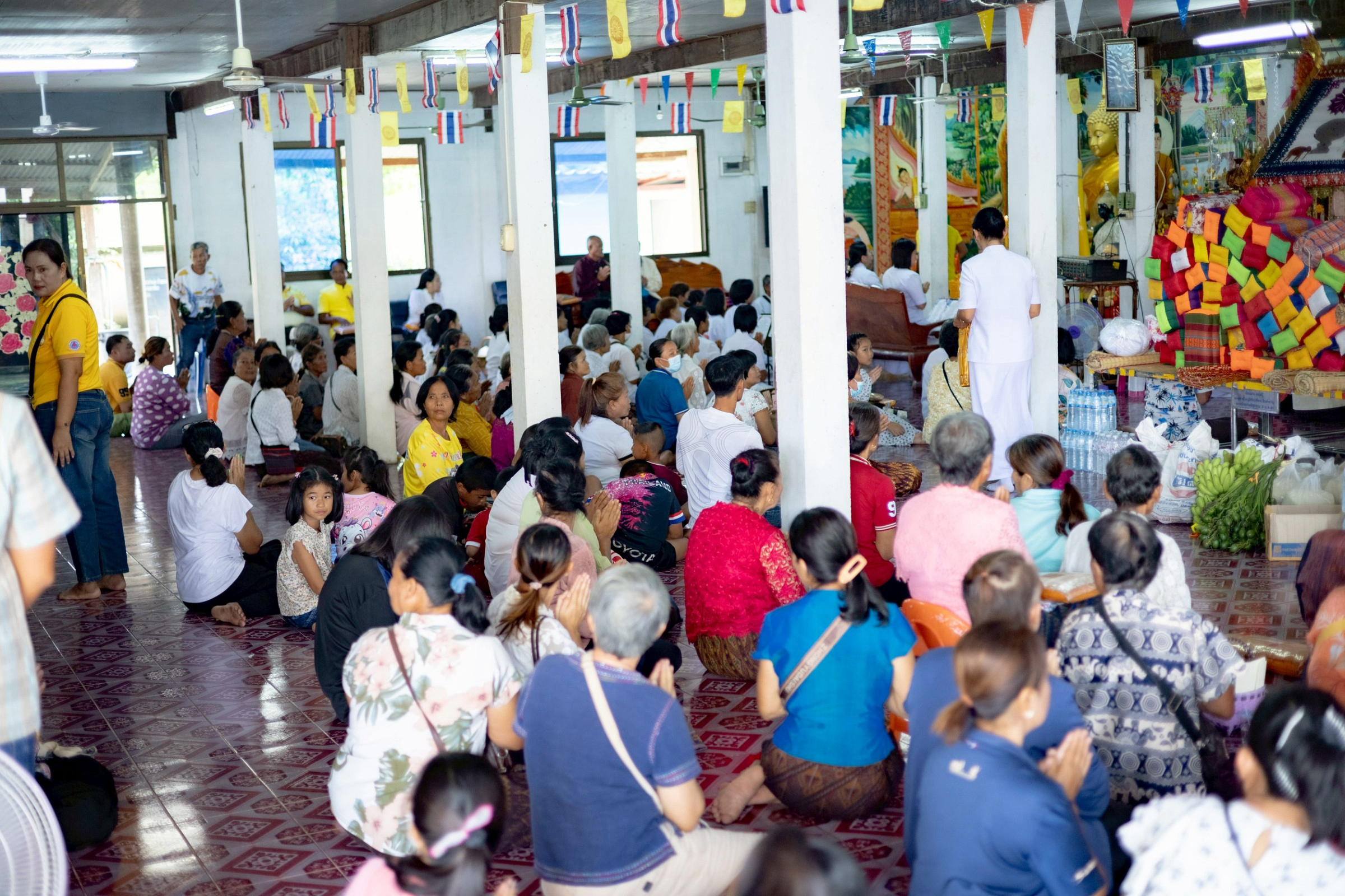 ภาพร่วมพิธีกรรมวัดสว่างศรีสุขาราม