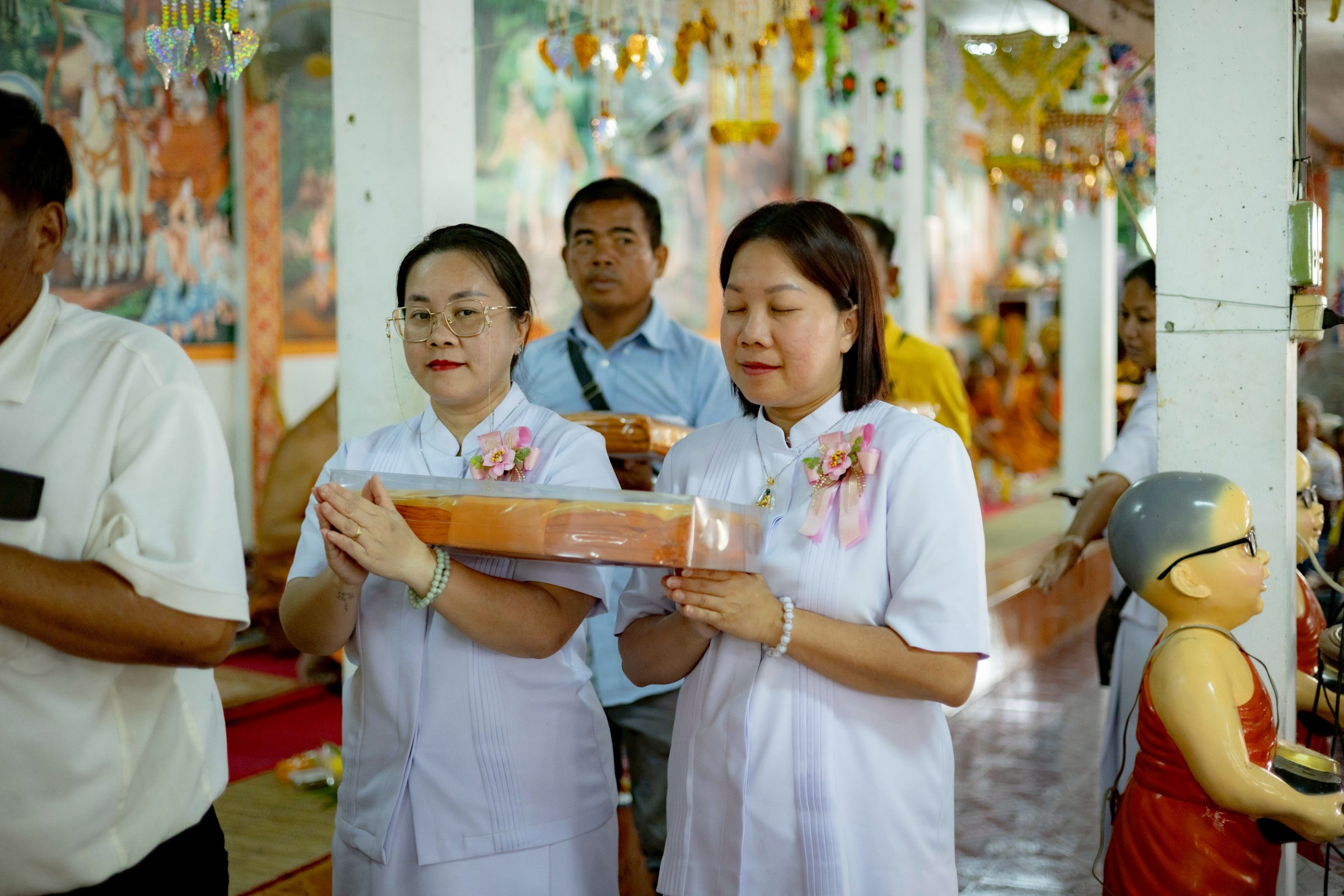 ภาพร่วมพิธีกรรมวัดสว่างศรีสุขาราม