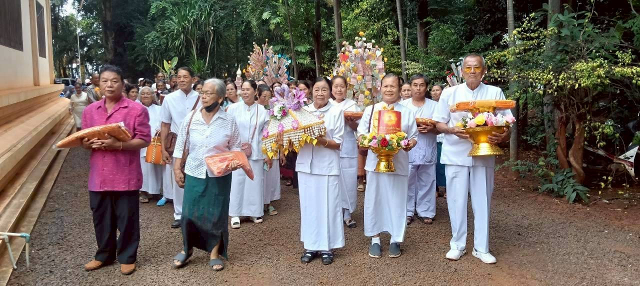 ภาพร่วมพิธีกรรมวัดโนนสมบูรณ์