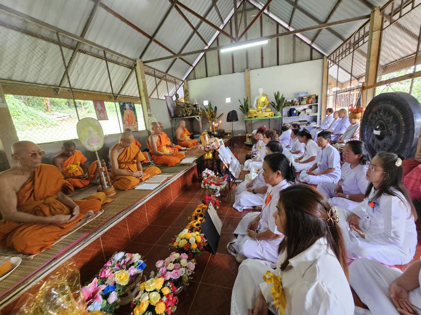 ภาพร่วมพิธีกรรมสำนักสงฆ์ทองเพชรพญานาค